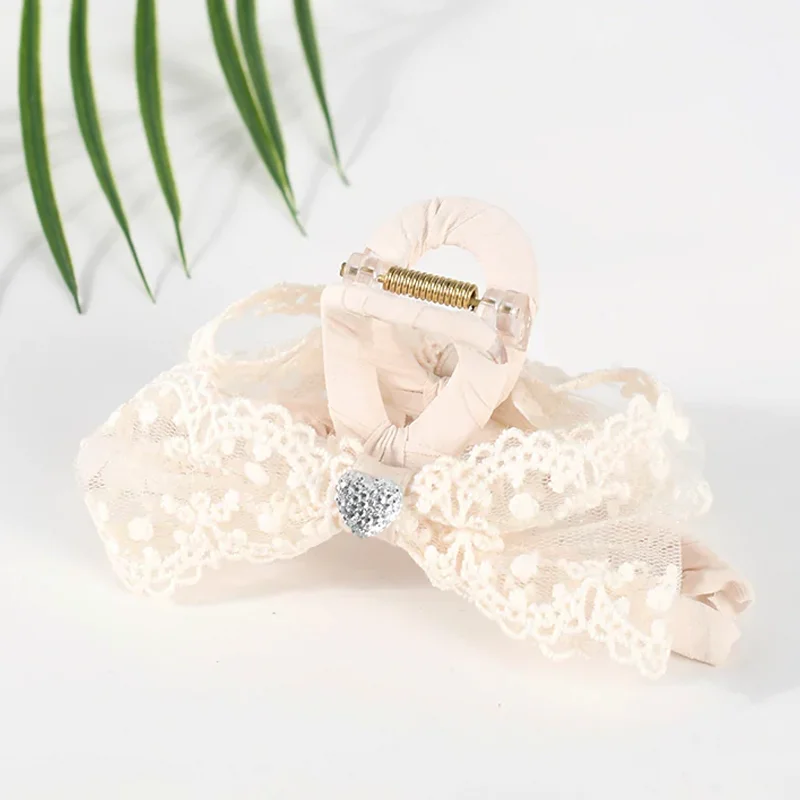 Lace Heart Claw Hair Clip